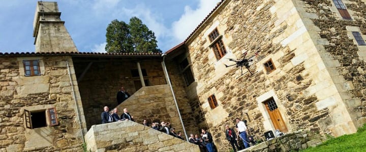 Exhibición con drone a la Confederacion de empresarios Exhibición con drone a la Confederacion de empresarios