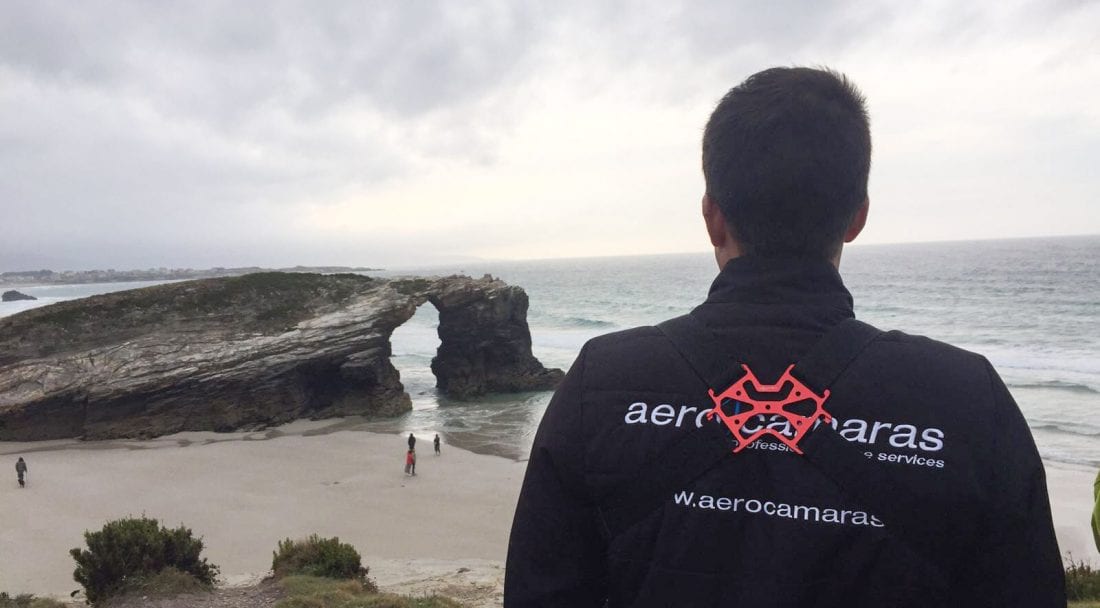 Filmación 360º de la "Playa de las Catedrales" con drone profesional